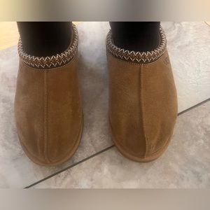 Ugg slides size 10